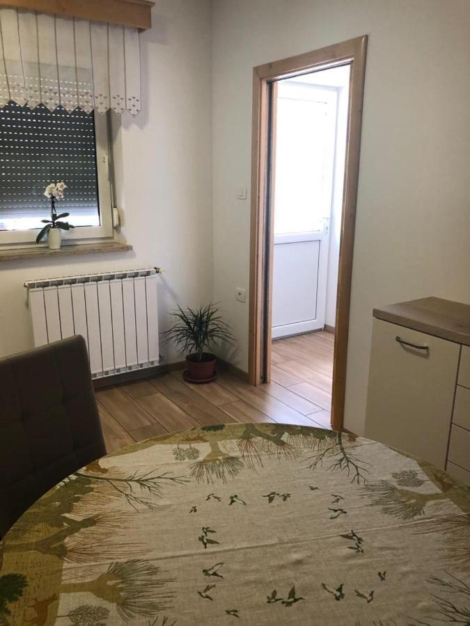 Deno Apartment Podgrad  ภายนอก รูปภาพ
