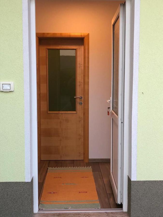 Deno Apartment Podgrad  ภายนอก รูปภาพ