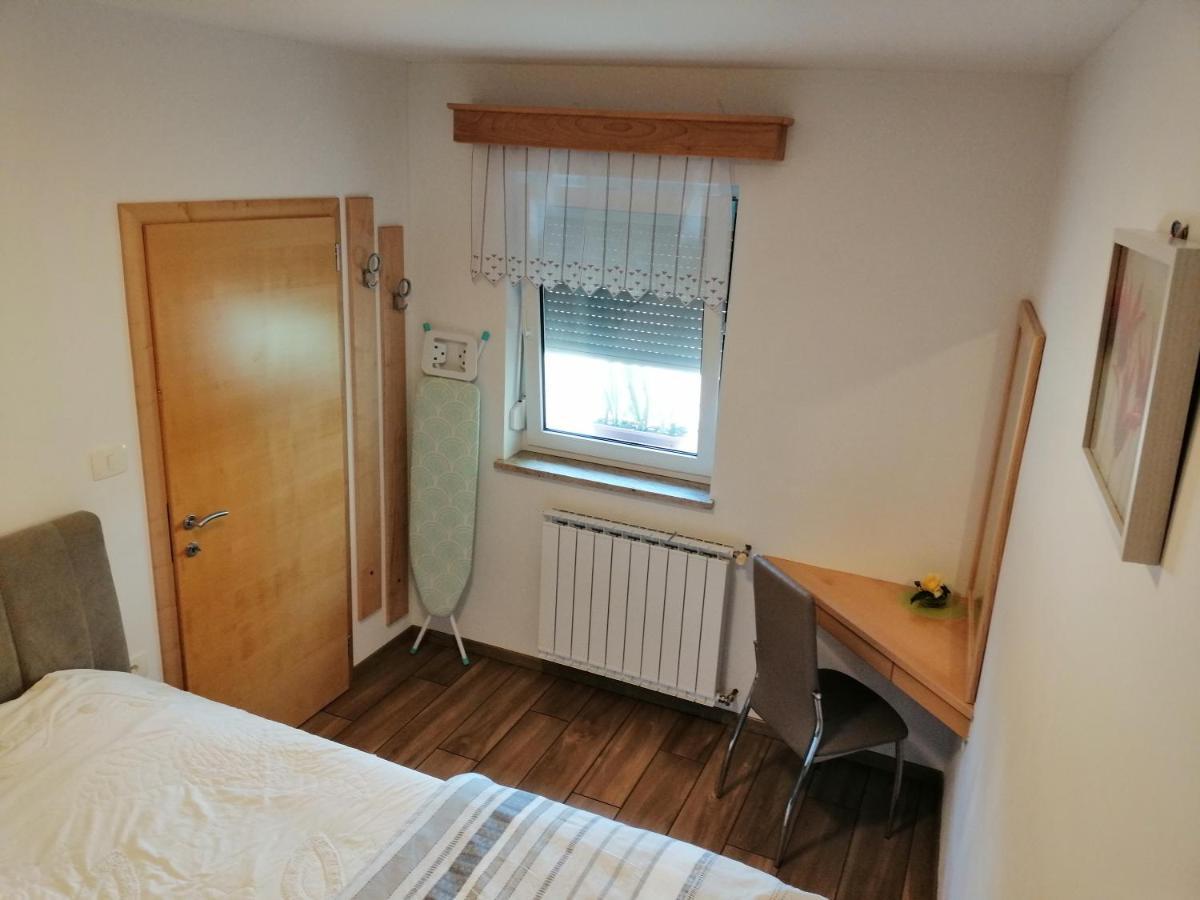 Deno Apartment Podgrad  ภายนอก รูปภาพ