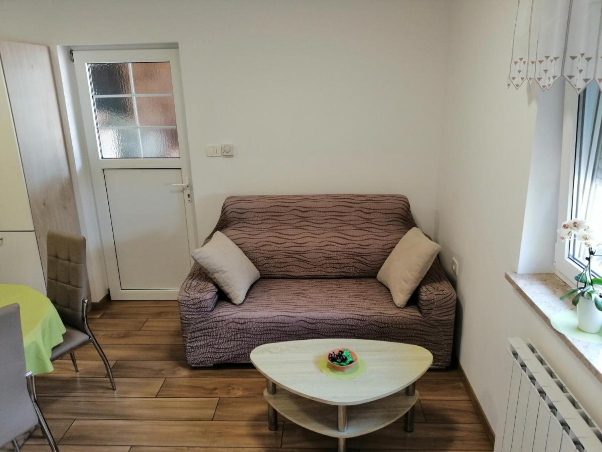 Deno Apartment Podgrad  ภายนอก รูปภาพ