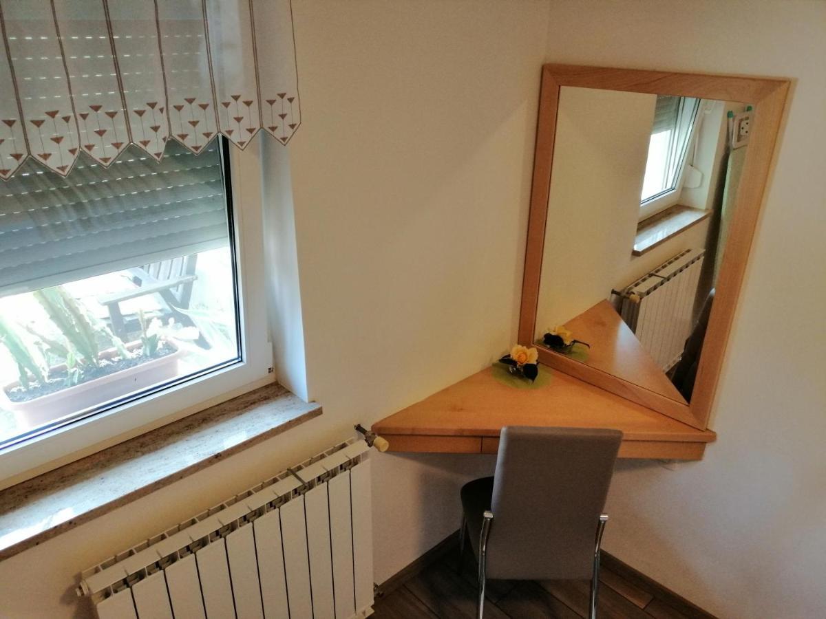 Deno Apartment Podgrad  ภายนอก รูปภาพ